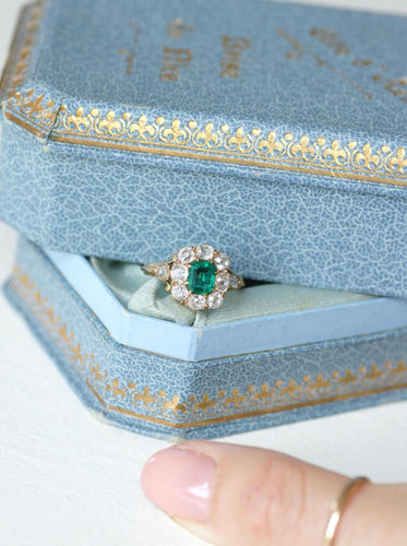 Bague 54 Bague Marguerite or rose, émeraude colombienne et diamants 58 Facettes