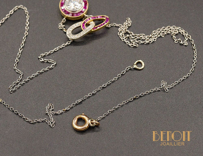 Collier Collier pendentif Art Déco diamant, rubis calibrés 58 Facettes A10447