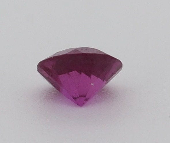 Gemstone Rubis 0.35cts non chauffé non traité SANG DE PIGEON venant de Birmanie 58 Facettes 439