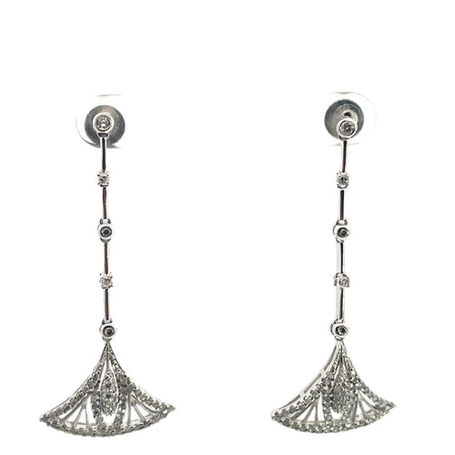 Boucles d'oreilles Boucles d'oreilles pendantes en or blanc et diamants 58 Facettes UN0126