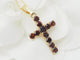 Collier Collier pendentif croix en or jaune et grenats 58 Facettes 33126