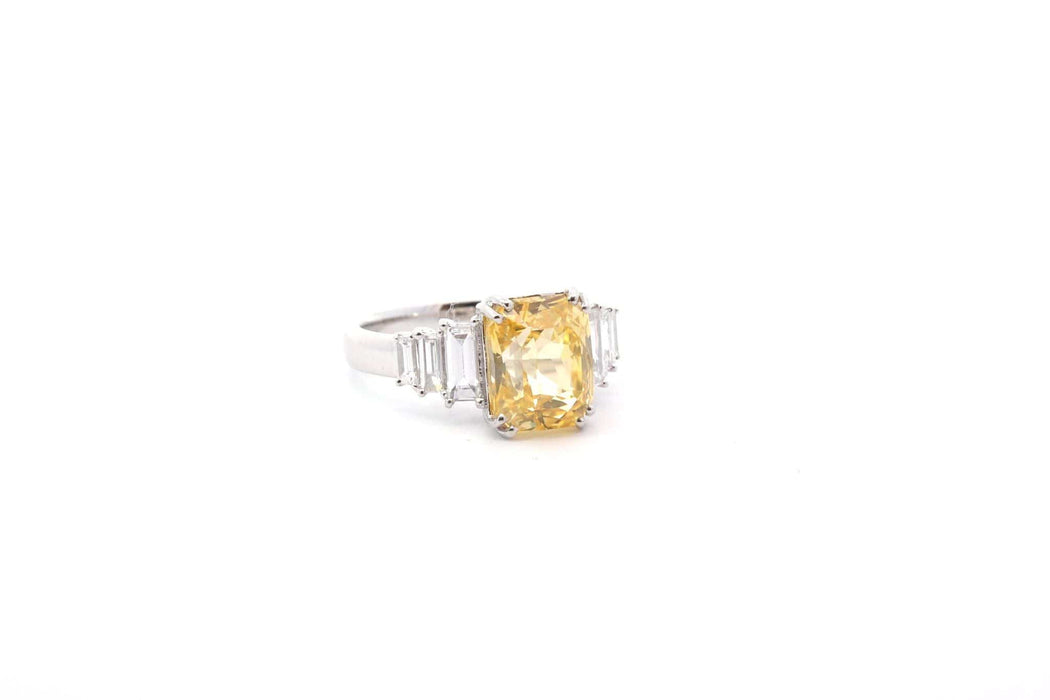 Bague saphir jaune 5,18 cts et diamants