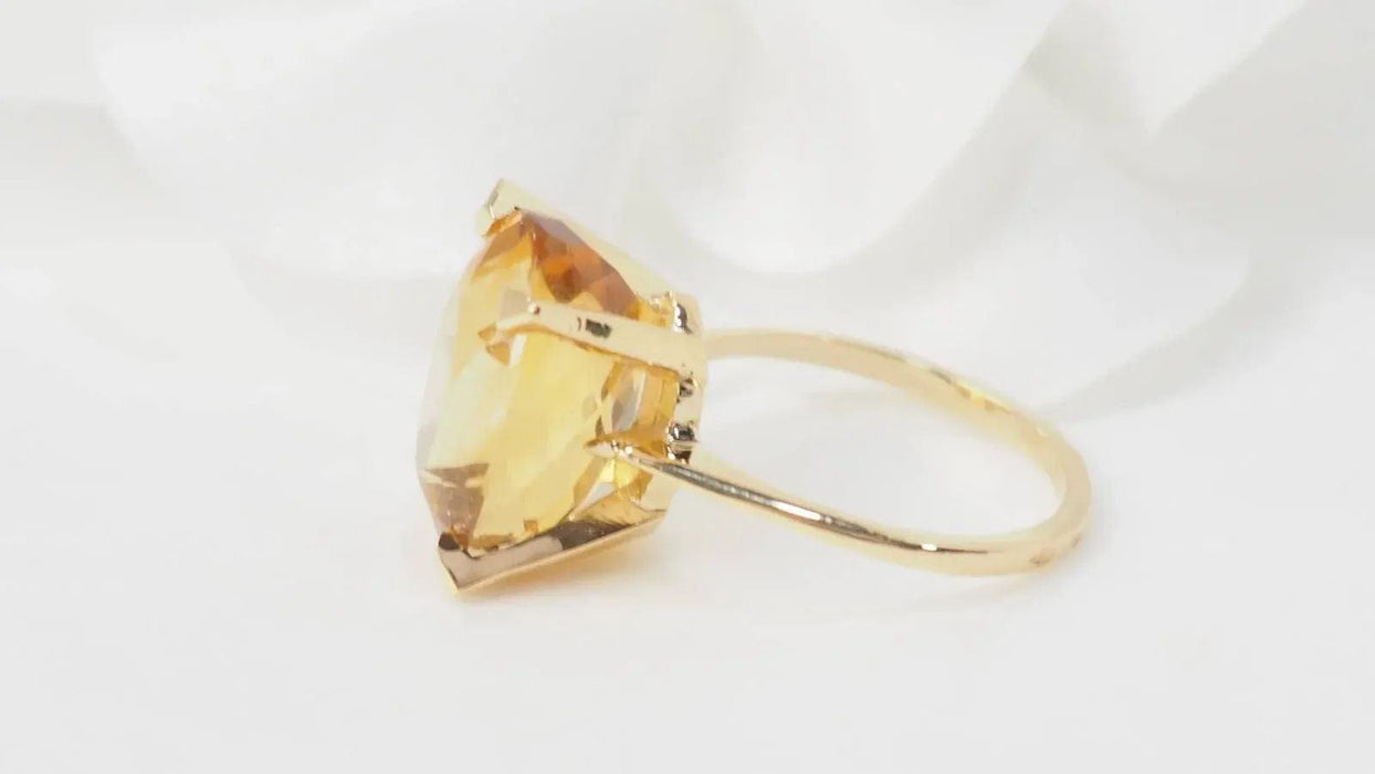 Bague 52.5 Bague vintage or jaune et citrine 58 Facettes 32983