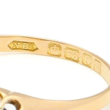 Bague 59.5 Bague rangée en or, diamant et saphir 58 Facettes 558EE3F8A59C425D8B94B2A13F4157ED