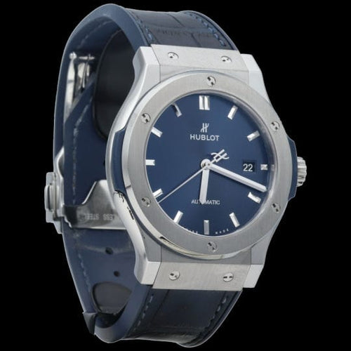 Montre Hublot Montre Classic Fusion 42 Bleu 58 Facettes MT40735