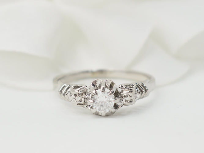 Bague 53.5 Bague solitaire en or blanc et platine, diamant 0,23ct 58 Facettes 33120