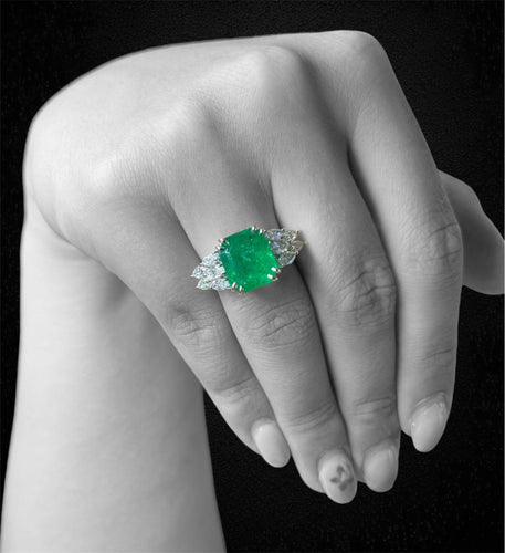 Bague Bague émeraude d'une beauté exceptionnelle, créée par nos soins. 58 Facettes