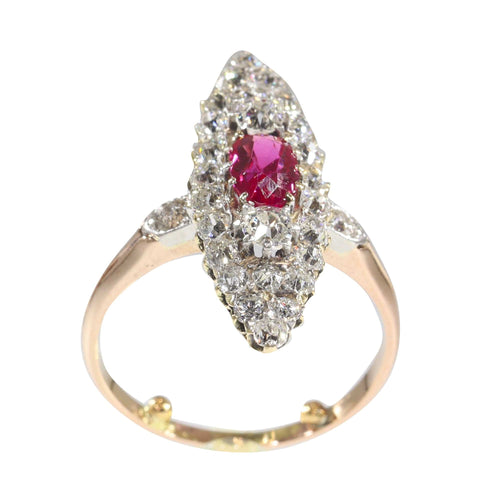 Bague 53 Rouge romantique : l'attrait intemporel d'une bague en rubis victorienne 58 Facettes 22298-0136