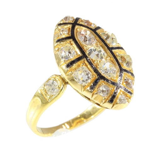 Bague 51 Élégance ornée : une bague rococo incrustée de diamants 58 Facettes 16340-0042