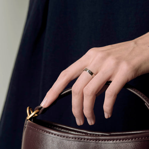 CARTIER - Love - Bague en or gris . Petit Modèle.