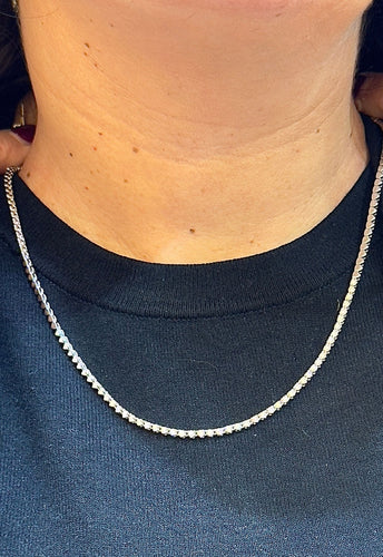 Collier Collier rivière de diamants en or blanc 18 carats 58 Facettes