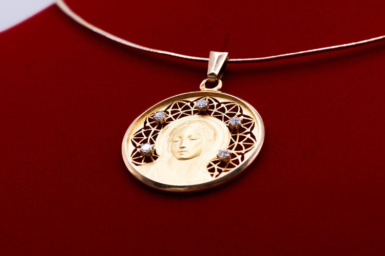 Pendentif Grande médaille vierge or jaune et diamants 58 Facettes 250163