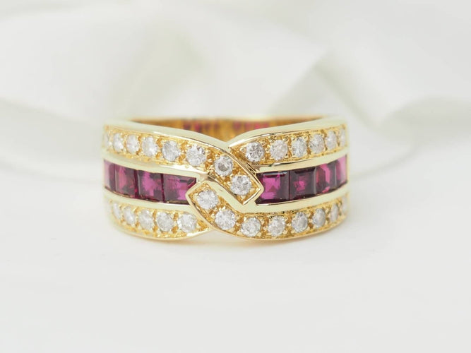 Bague 53 Bague en or jaune, diamants et rubis 58 Facettes 33456
