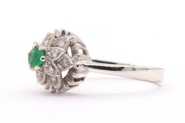 Bague 60 Bague Années 70 en or blanc sertie d'une émeraude et de diamants 58 Facettes B406