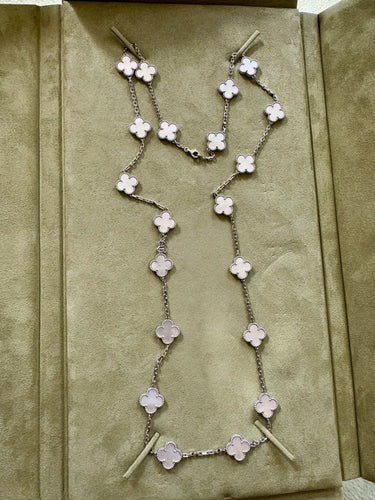 Collier Sautoir Van Cleef et Arpels Alhambra or blanc 750 et nacre 58 Facettes 1225