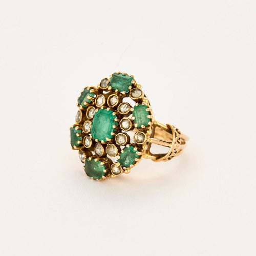 Bague 49 Bague or jaune, émeraudes et diamants 58 Facettes 240057