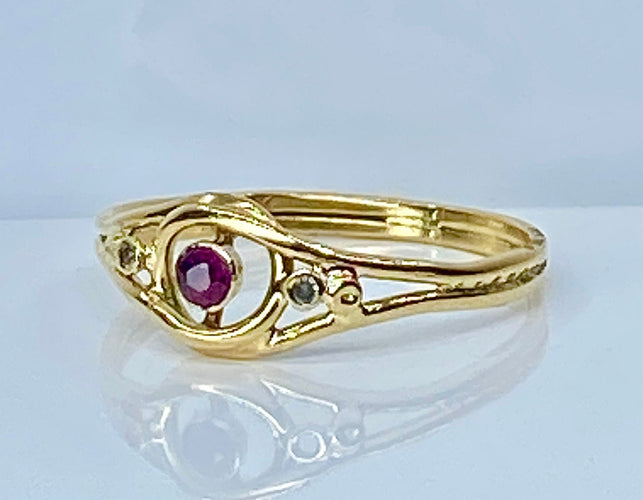 Bague 43 Bague en or jaune en rubis et diamants 58 Facettes AB588