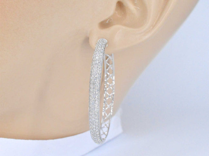 Boucles d'oreilles Boucles d'oreilles créoles en or blanc avec diamants 58 Facettes 2054
