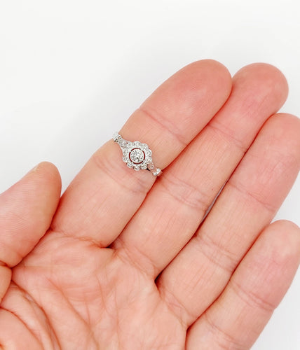 Bague 55.5 Bague marguerite art deco or blanc 18k et platine ornée de 0,54 carats de diamant 58 Facettes A04599