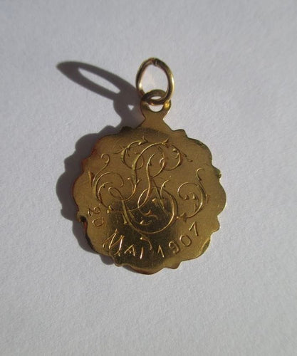 Pendentif Médaille pendentif Vierge Miraculeuse ancienne en or jaune 18 carats 58 Facettes