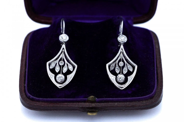 Boucles d'oreilles Boucles d'oreilles Art Nouveau en or blanc avec diamants, Hongrie, années 1930/1940 58 Facettes 9850