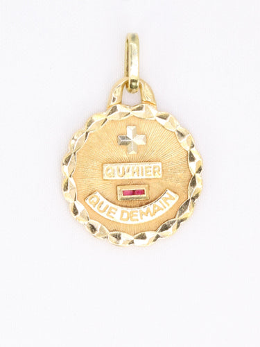 Pendentif Médaille amour Augis ronde Plus hier Moins que demain or jaune rubis 58 Facettes 1140.4