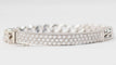 Bracelet Bracelet souple en or blanc pavé de diamants 58 Facettes 32978