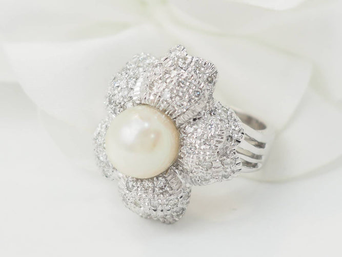 Bague 51 Bague Fleur en or blanc, perle de culture et diamants 58 Facettes 33405