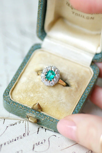 Bague 48 Bague marguerite ancienne émeraude colombienne et diamants en or jaune 18k et argent 58 Facettes
