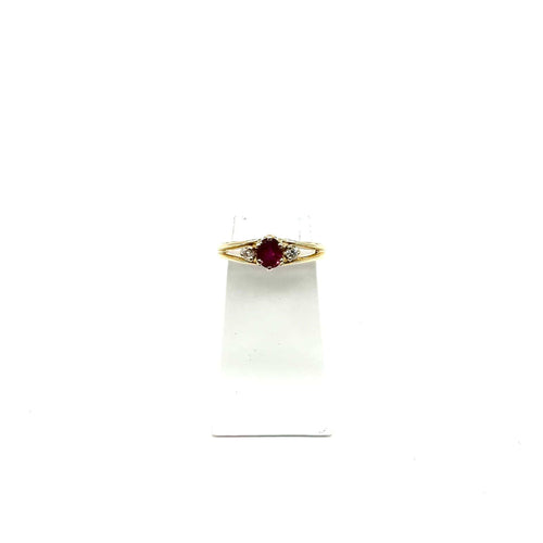 Bague 52 Bague or jaune, rubis et diamants 58 Facettes Z1351876