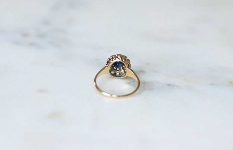 Bague 52.5 Bague Marguerite ancienne or jaune, saphir et diamants 58 Facettes