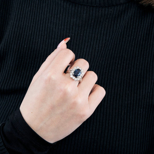 Bague 54 Bague panier en or blanc, diamants et saphir de 3 carats. 58 Facettes