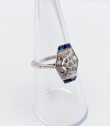 Bague 53.5 Bague marquise art deco or blanc 18k et platine ornée de diamants taille roses et de saphir calibrés dans une monture géométrique 58 Facettes A04976