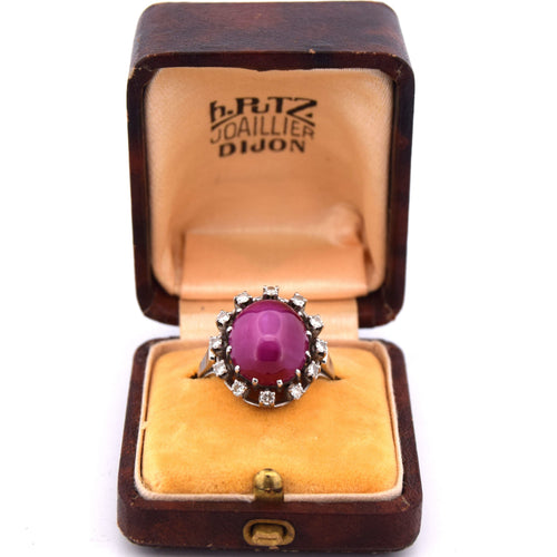 Bague 56 Bague vintage en or blanc avec rubis et diamants 58 Facettes