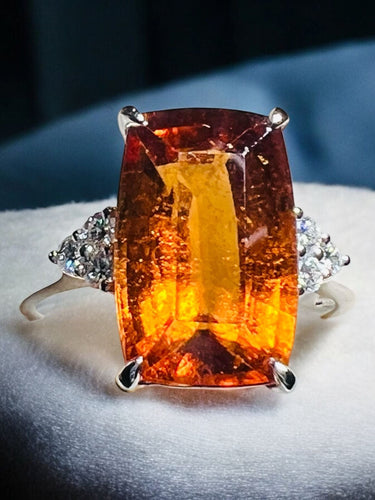 Bague Or, Grenat Spéssartite de 6.40 ct,  6 Diamants