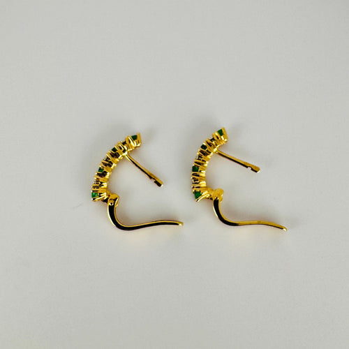 Boucles d'oreilles Boucle d'oreille en or jaune avec diamants et émeraudes 58 Facettes 2505020