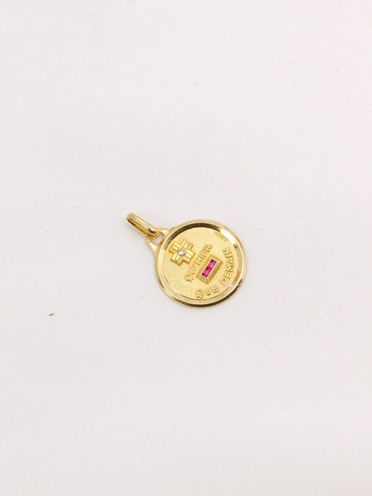 Pendentif Médaille amour Augis ronde or jaune diamant rubis 58 Facettes J461