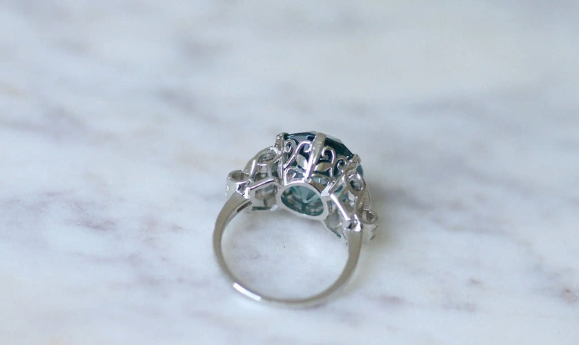 Bague Bague Cocktail Zircon bleu et diamants sur platine 58 Facettes