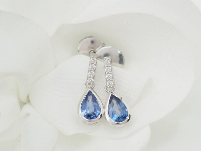 Boucles d'oreilles Pendants d'oreilles en or blanc, saphirs et diamants 58 Facettes 6078