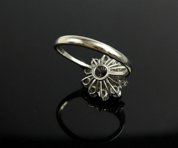 Bague Bague en or blanc sertie de diamants, époque lictueuse italienne 58 Facettes