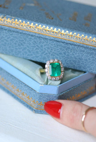 Bague 52.5 Bague Marguerite émeraude Colombie 3.20 Cts et diamants 58 Facettes