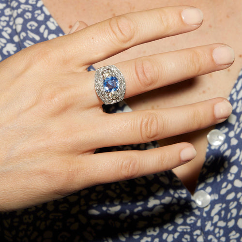 Bague BAGUE ART DECO SAPHIR CEYLAN NATUREL ENTOURAGE DIAMANTS EN OR GRIS 18K 58 Facettes