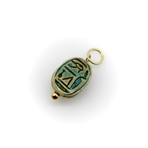 Pendentif Pendentif scarabée en faïence turquoise de style néo-égyptien avec monture en or 14 carats 58 Facettes A2003N