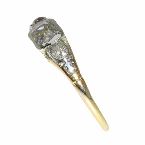 Murmures du passé : l'histoire de la bague en diamant de la Renaissance