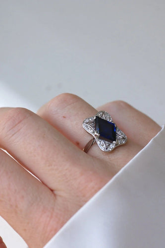Bague Bague Art Déco Losange Saphir synthétique et diamants 58 Facettes