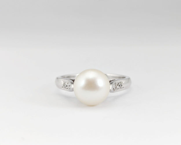 Bague 51 Bague en or blanc, perle de culture et diamants 58 Facettes 32599