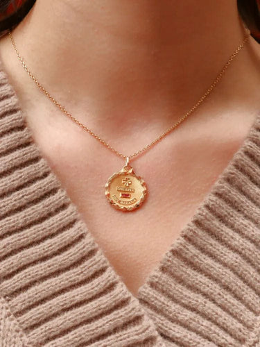 Pendentif Médaille amour Augis espagnole Mas que ayer Menos que manana or jaune rubis 58 Facettes J516