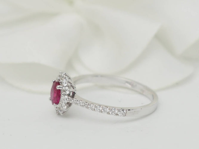 Bague 53 Bague marguerite en or blanc, rubis 0.45ct et diamants 58 Facettes 33178