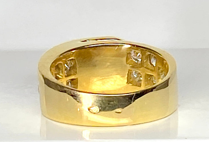 Bague 58 Bague en or jaune 18 carats, rubis 2,25 carats et 10 diamants 58 Facettes AB412