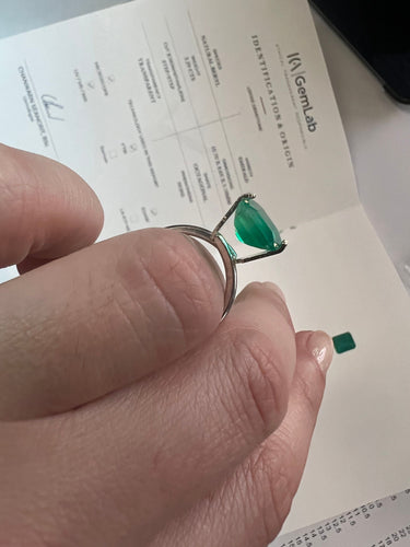 Émeraude colombienne de 3,29 carats avec certificat 58 Facettes COL-1